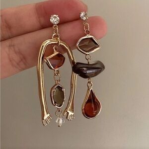 Artsy Mismatched Dangle Earrings